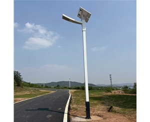 新疆太阳能一体化路灯厂家